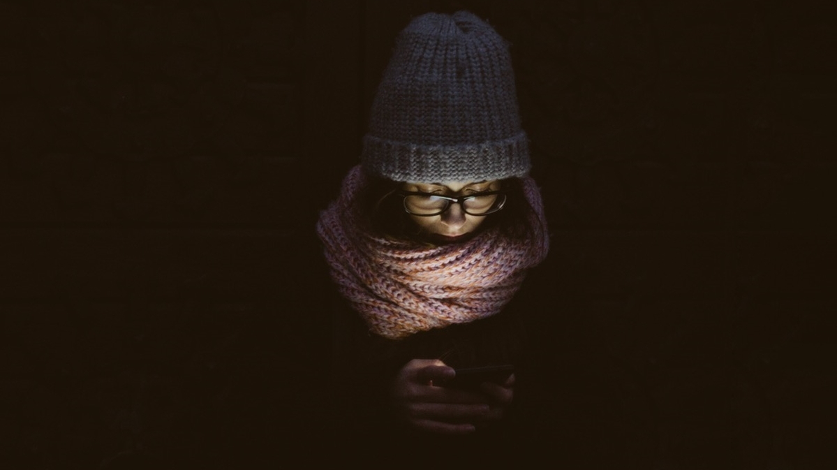 Girl mobile smartphone dark